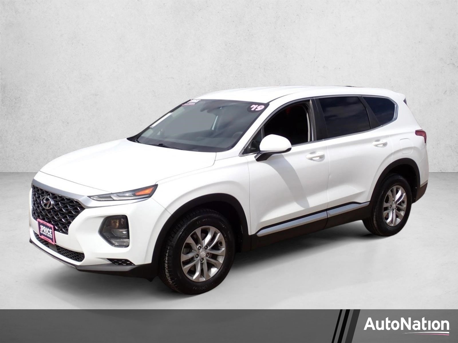 2019 Hyundai Santa Fe SE 2.4's photo