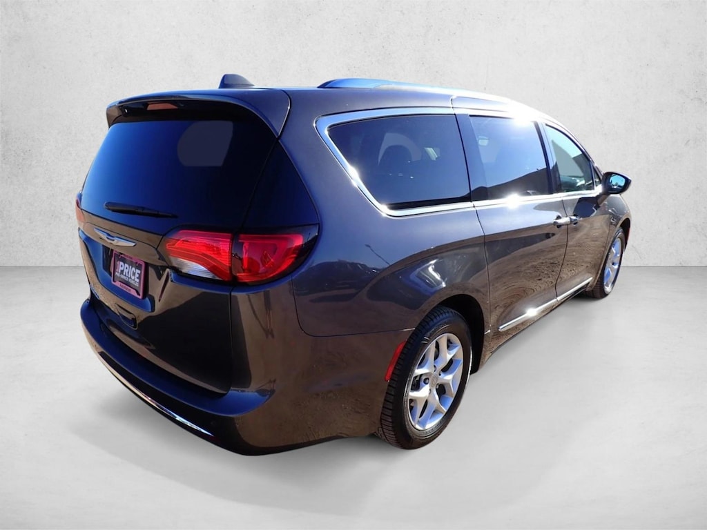 Used 2018 Chrysler Pacifica Touring L Van