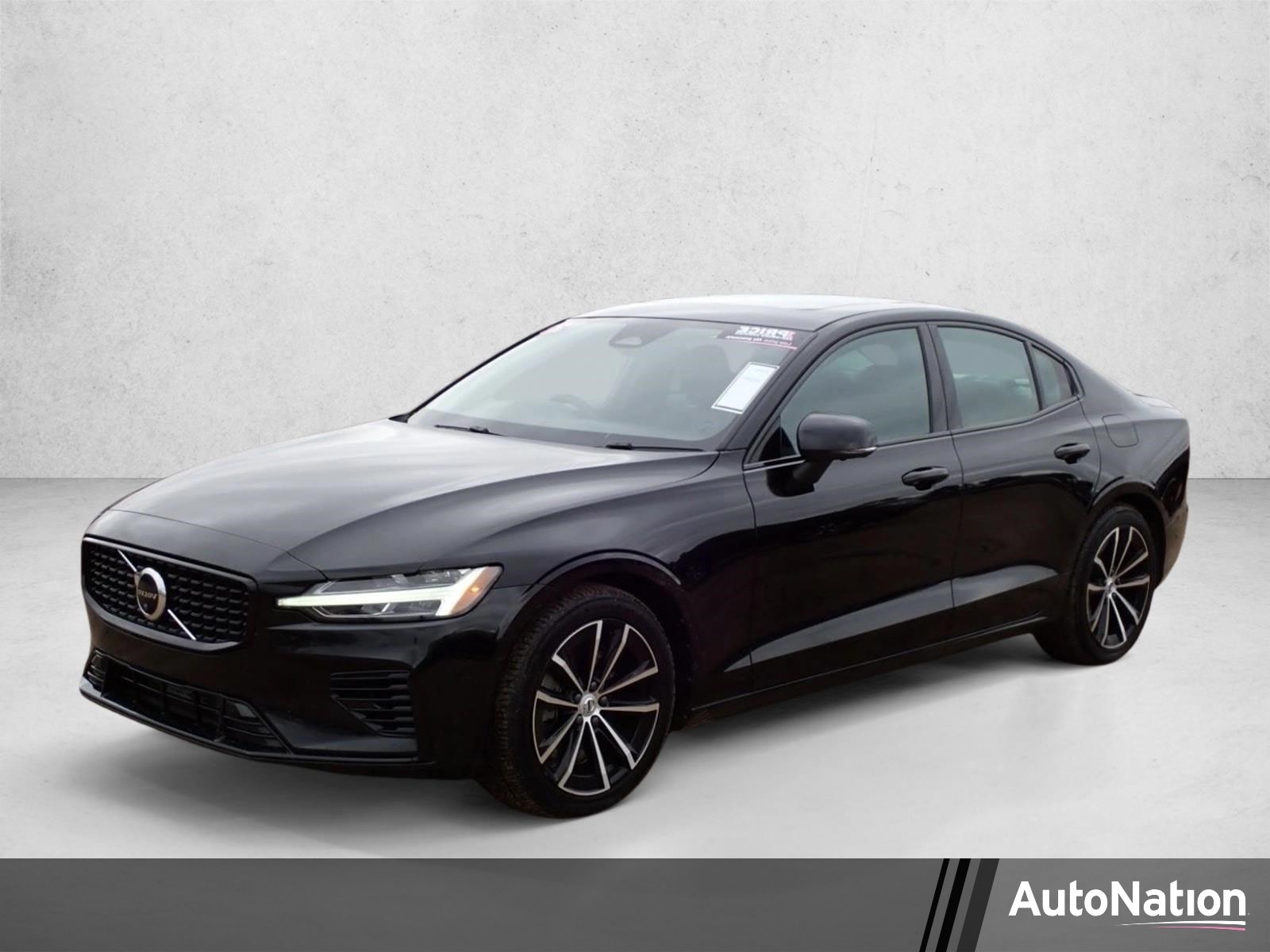 2023 Volvo S60 T8 Recharge Plus Dark Theme AWD's photo