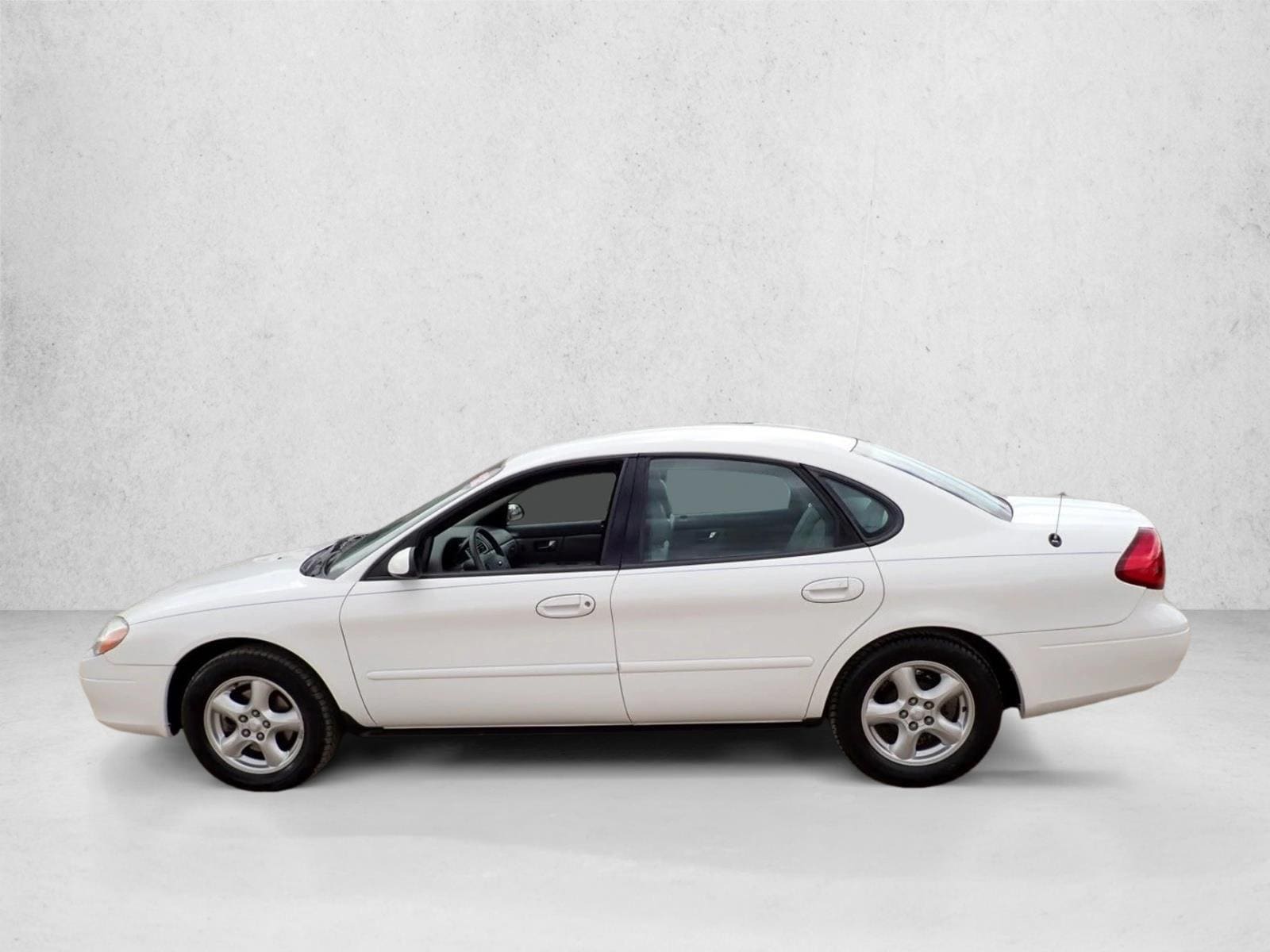 Used 2002 Ford Taurus SES with VIN 1FAFP55U82A249650 for sale in Centennial, CO