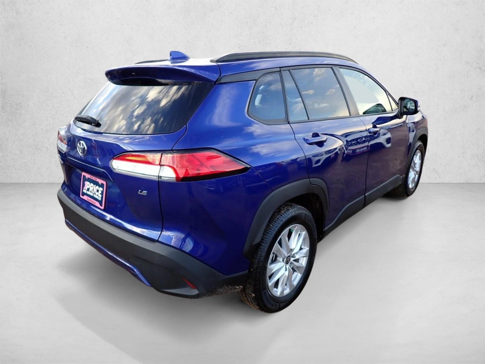 2023 Toyota Corolla Cross LE photo 4