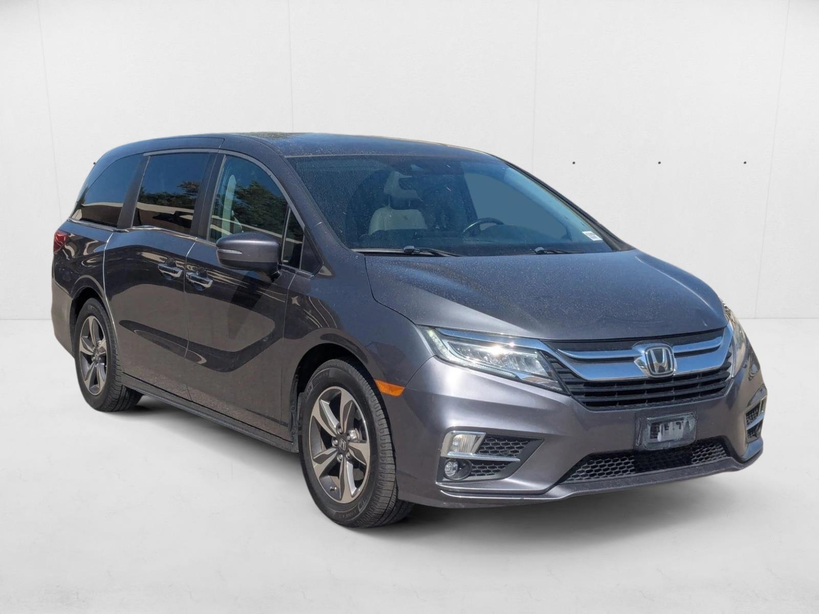 2019 Honda Odyssey Touring photo 3