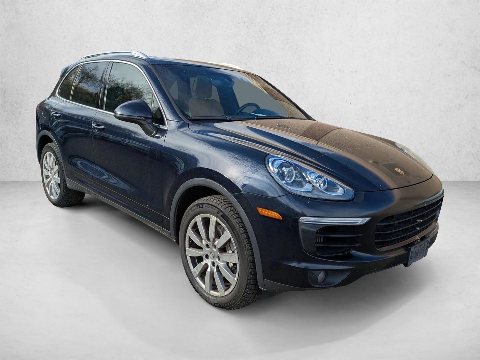 2016 Porsche Cayenne S photo 3