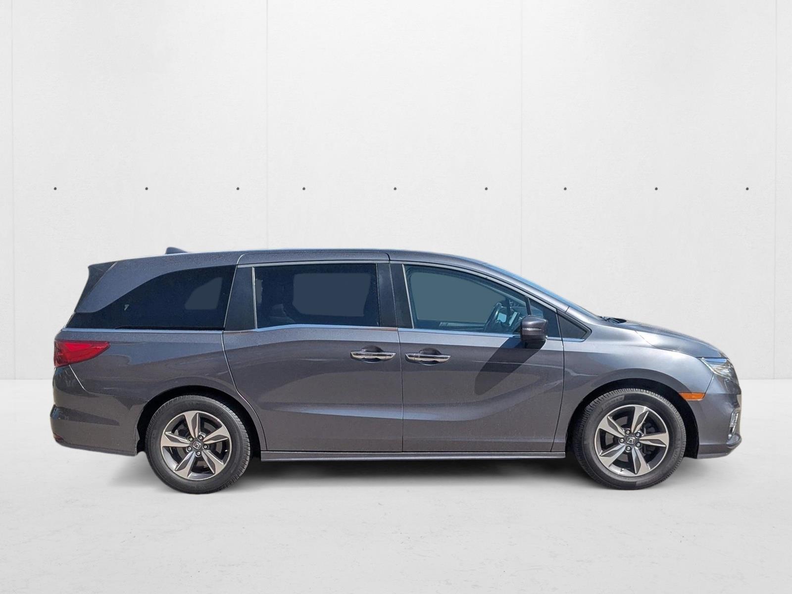 2019 Honda Odyssey Touring photo 4