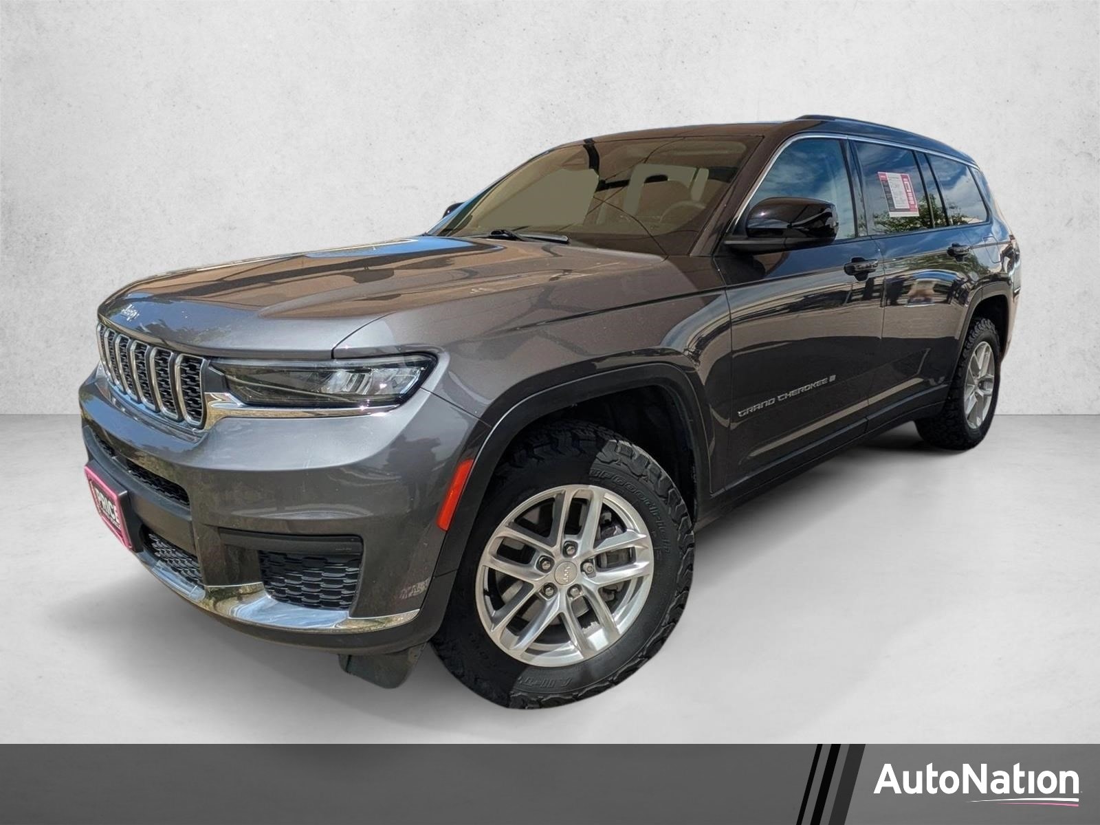 2023 Jeep Grand Cherokee L Laredo 4x4's photo