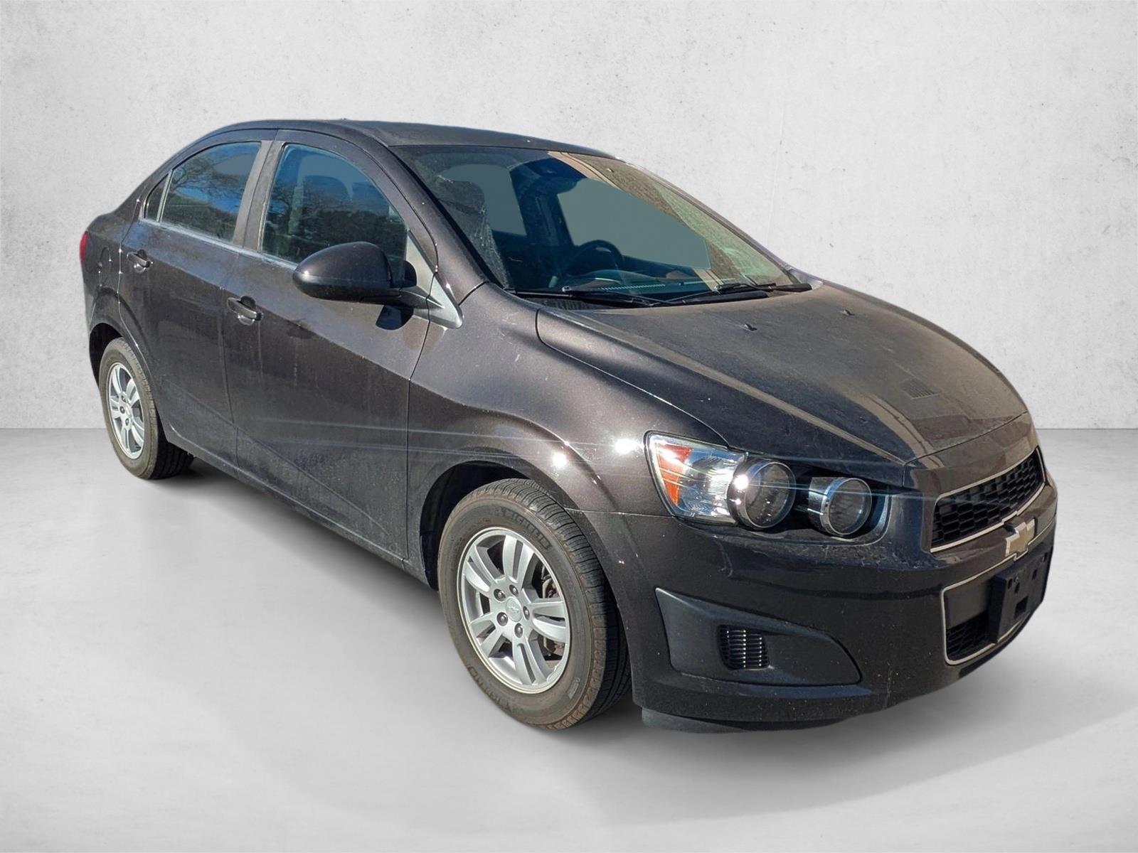 2014 Chevrolet Sonic LT photo 3