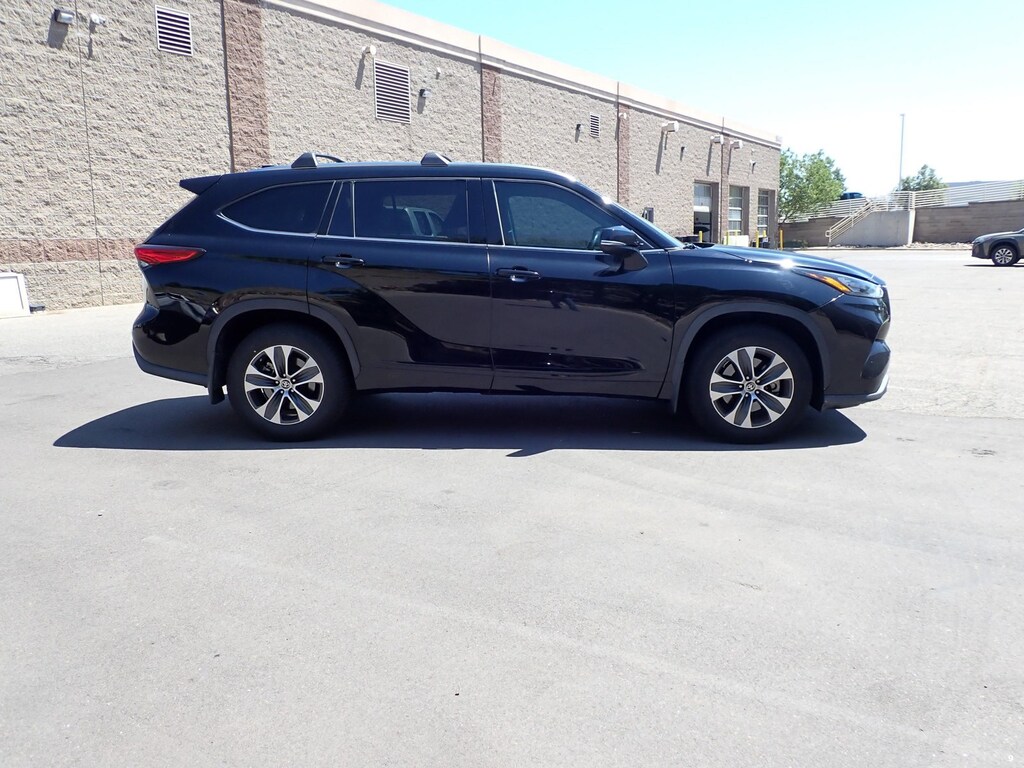 Used 2020 Toyota Highlander XLE SUV