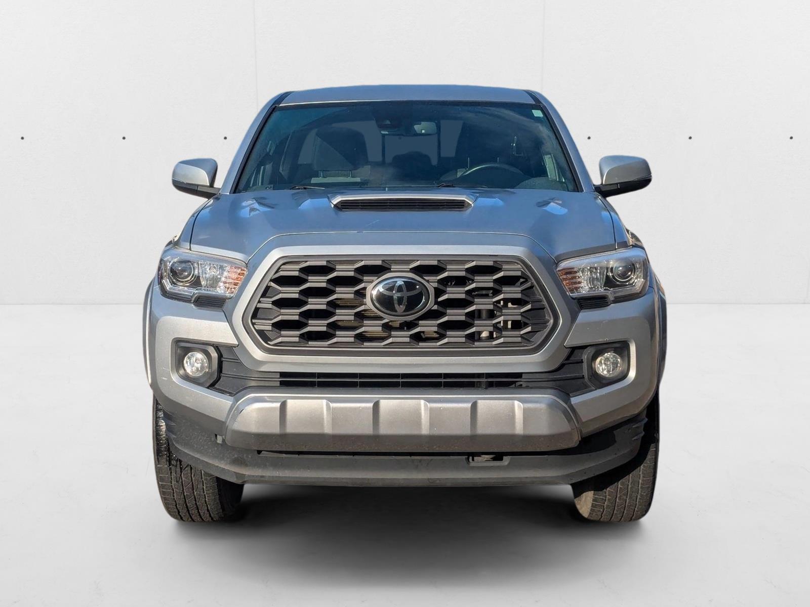 2022 Toyota Tacoma TRD Sport photo 2