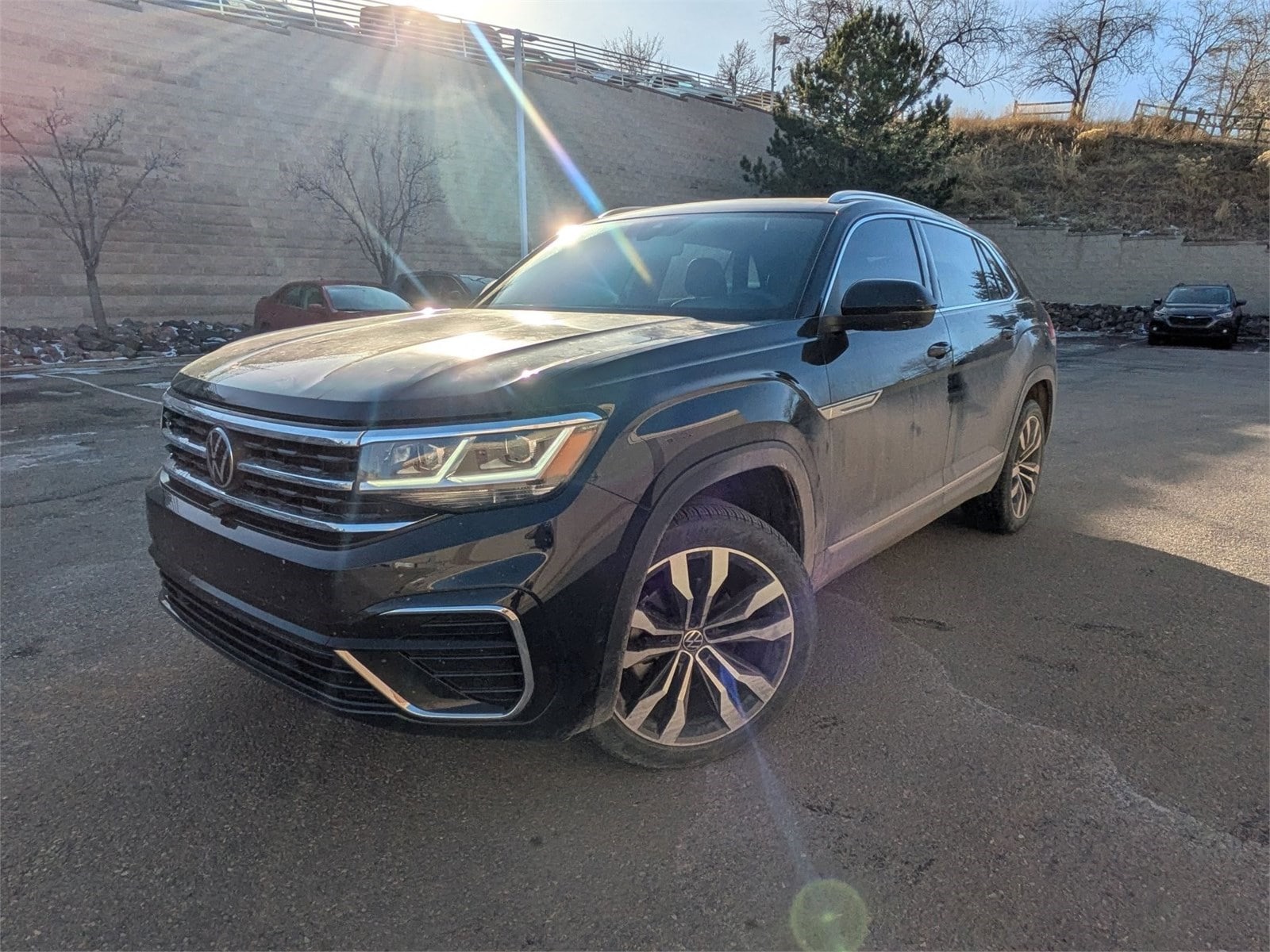 2023 Volkswagen Atlas Cross Sport SEL Premium R-Line's photo