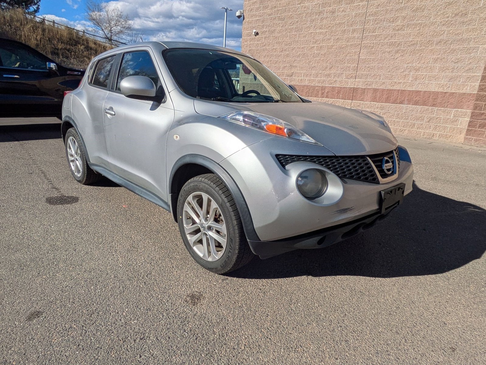 2011 Nissan Juke SV photo 3