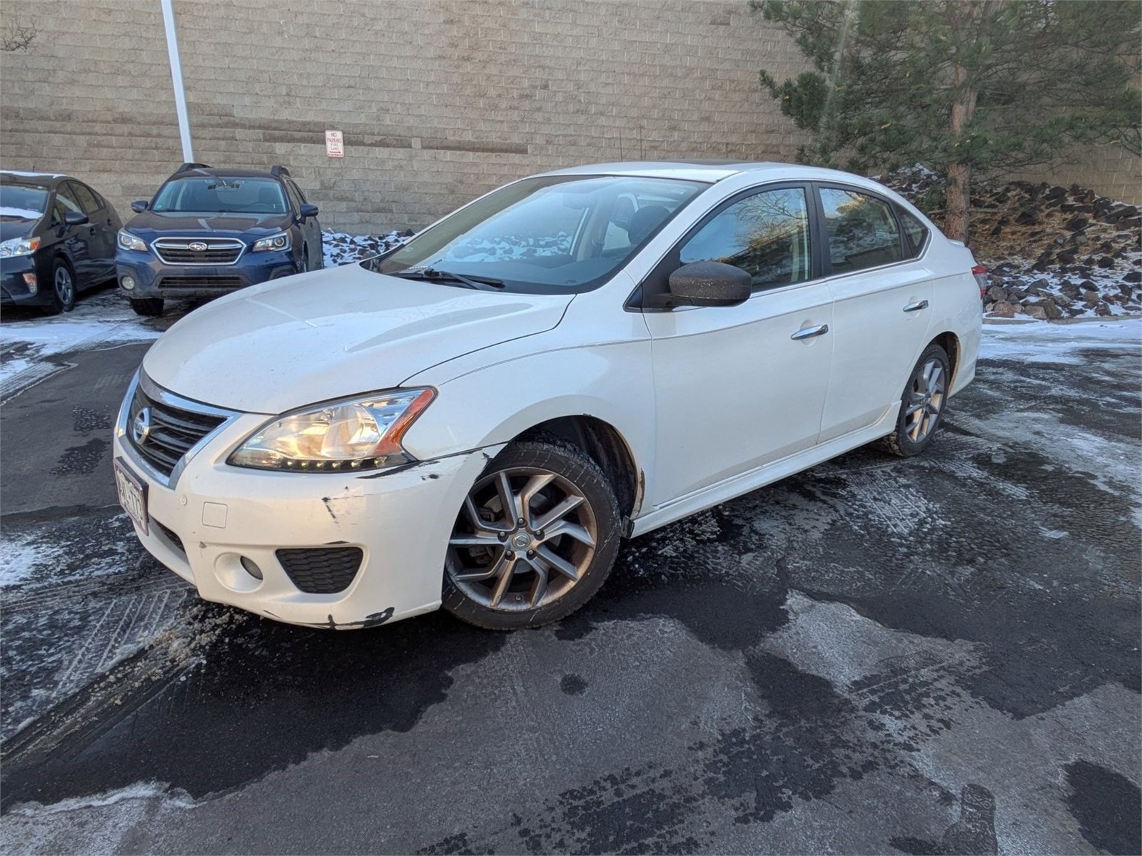 2013 Nissan Sentra SR's photo