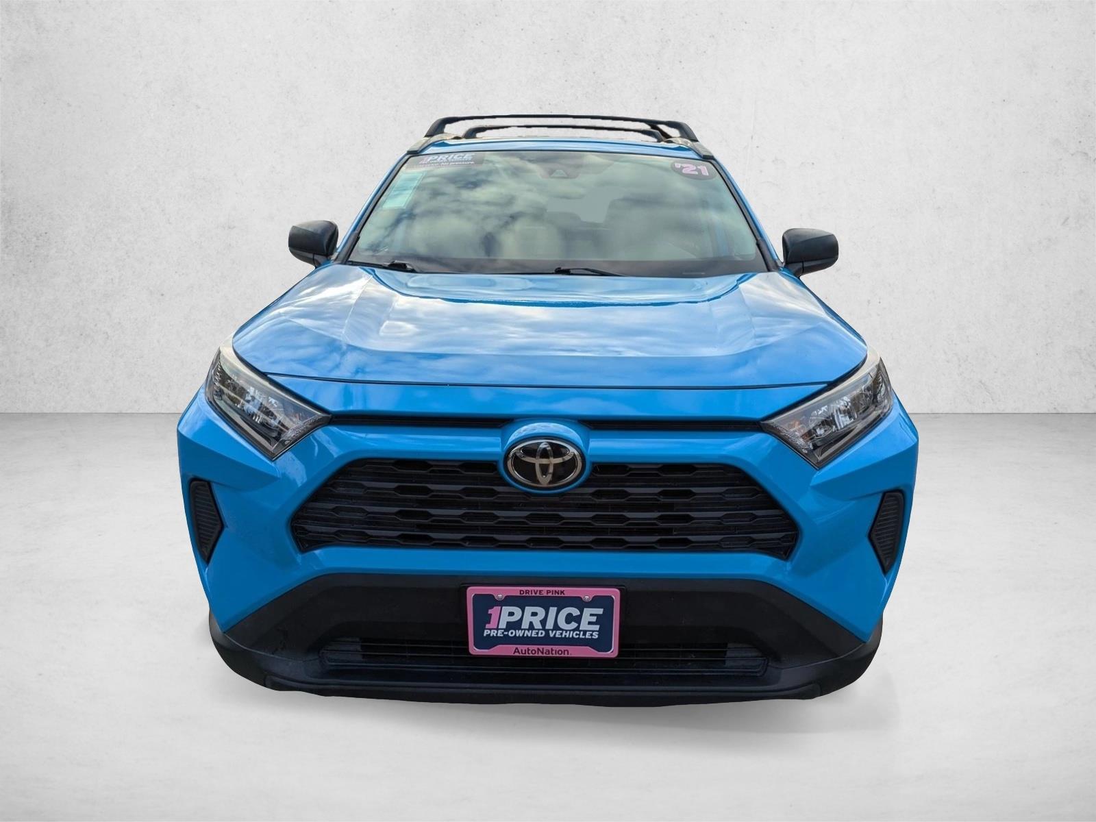 2021 Toyota RAV4 LE photo 2