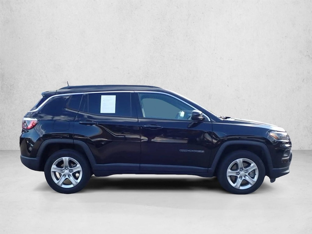 Used 2023 Jeep Compass Latitude SUV