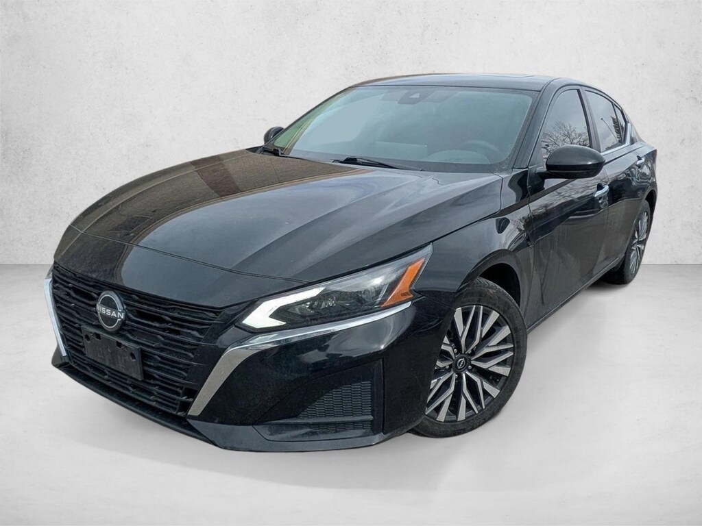 Used 2023 Nissan Altima 2.5 SV Sedan