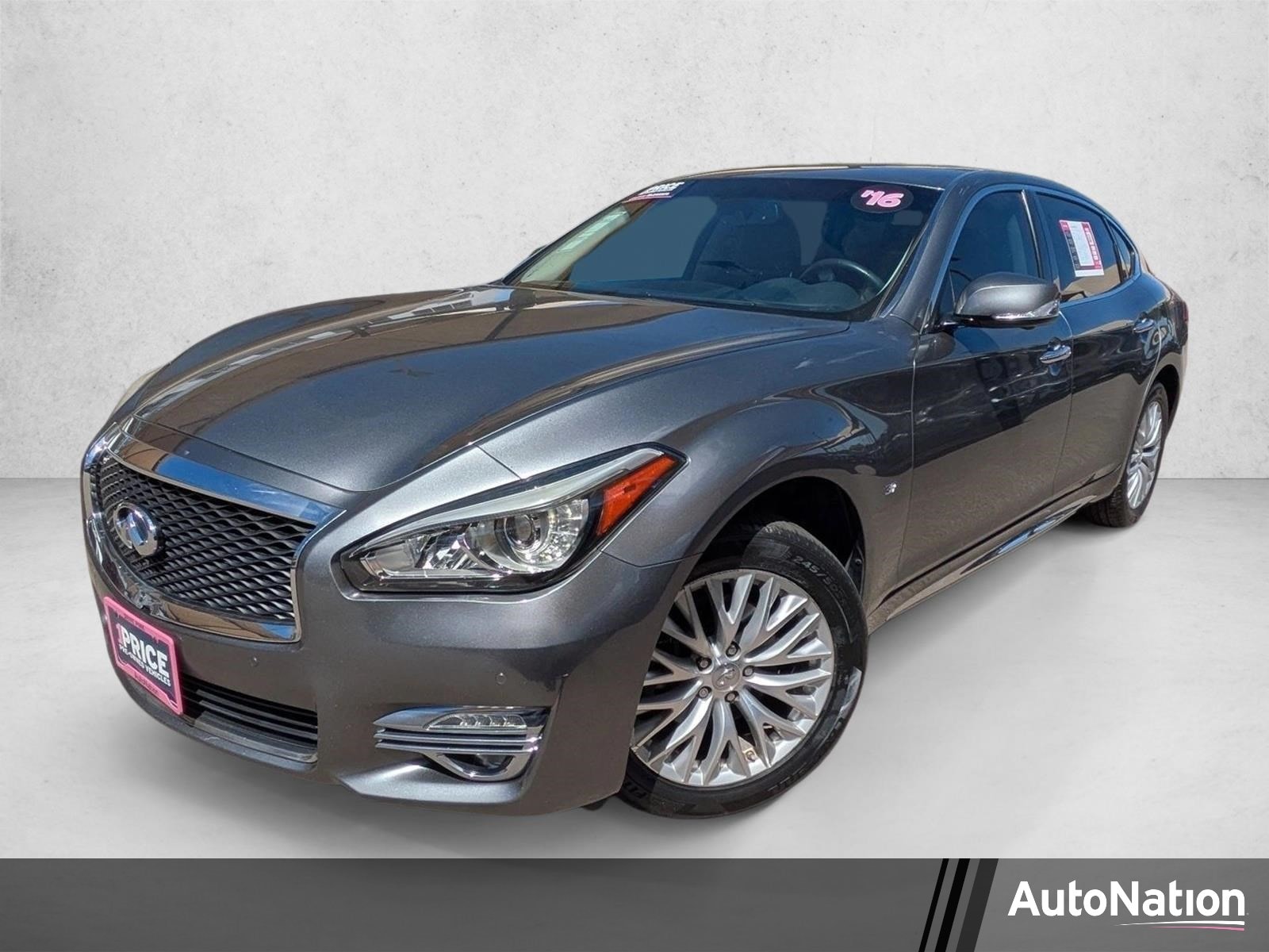 2016 INFINITI Q70L 3.7 AWD L's photo