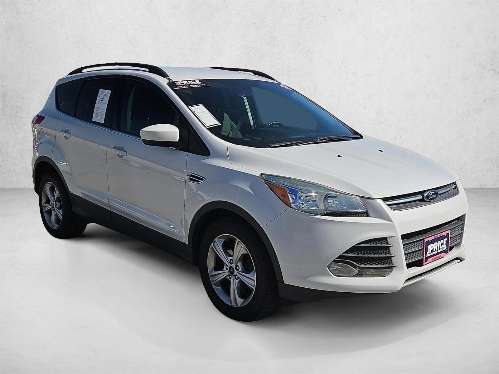 2015 Ford Escape SE photo 2