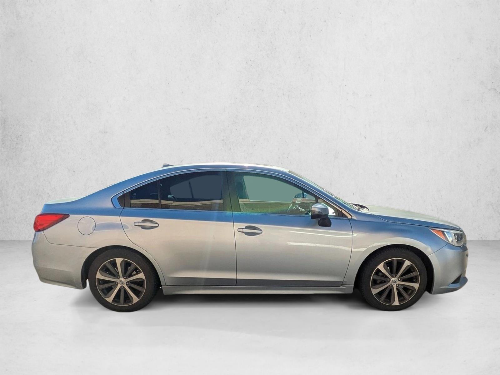 2016 Subaru Legacy 2.5i Limited photo 4