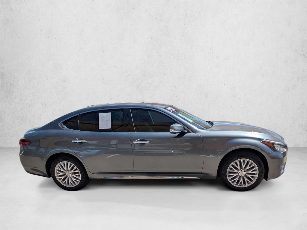 Used 2016 INFINITI Q70L Sedan