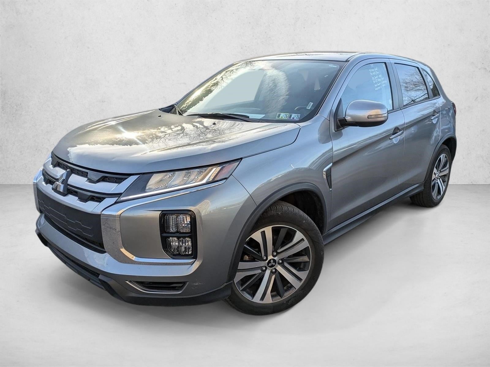 2024 Mitsubishi Outlander Sport SE's photo