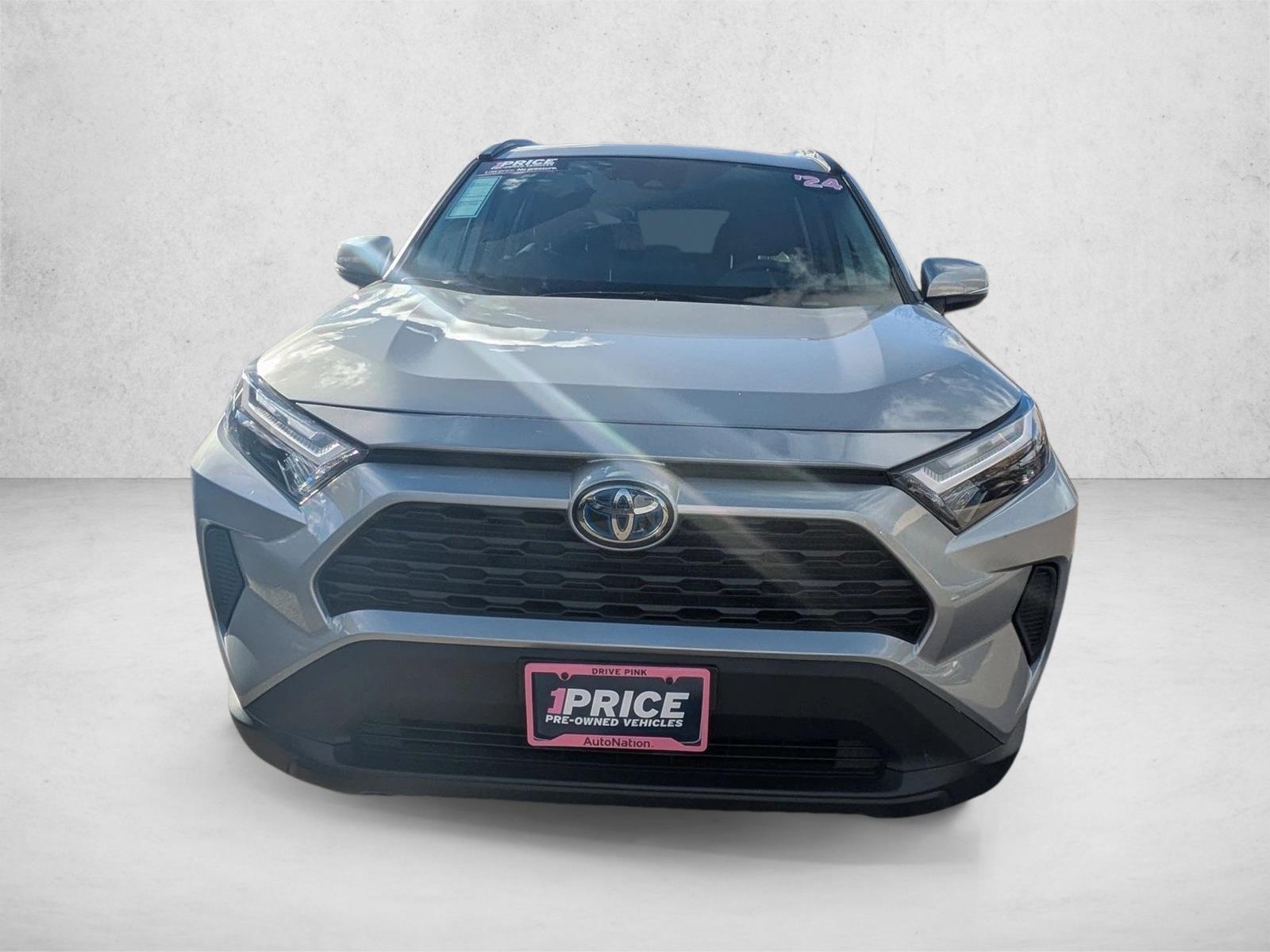2024 Toyota RAV4 Hybrid XLE photo 2