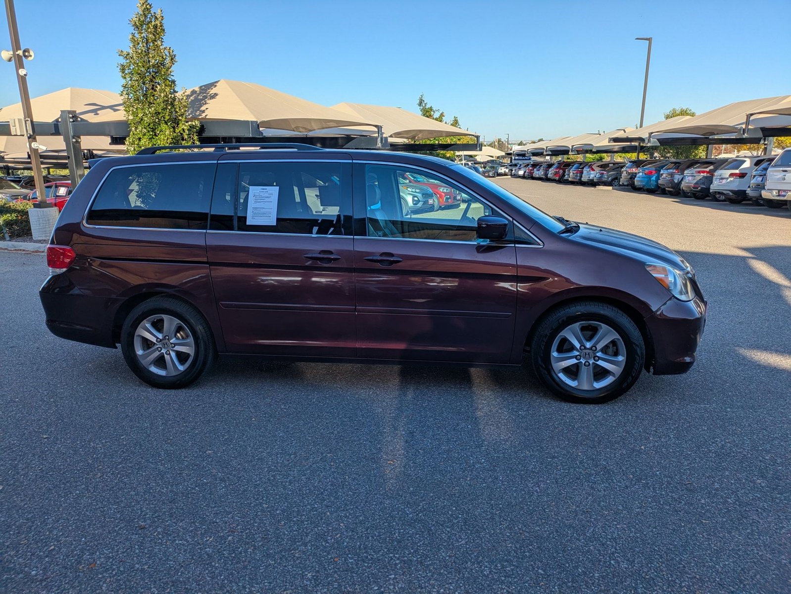 2009 Honda Odyssey Touring photo 2