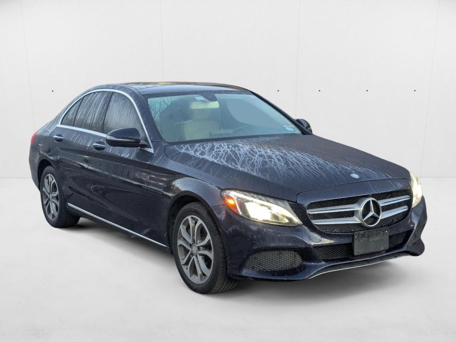 2016 Mercedes Benz C 300 Luxury photo 2