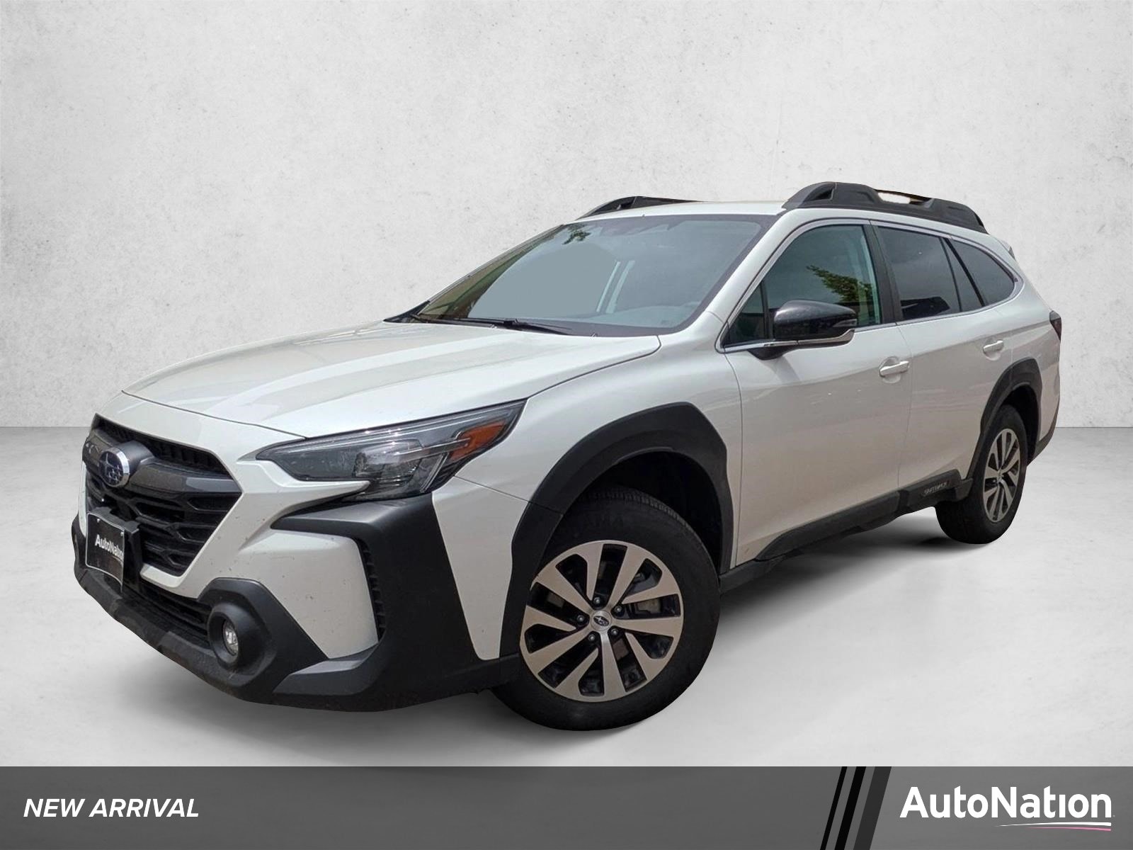 2025 Subaru Outback Premium's photo