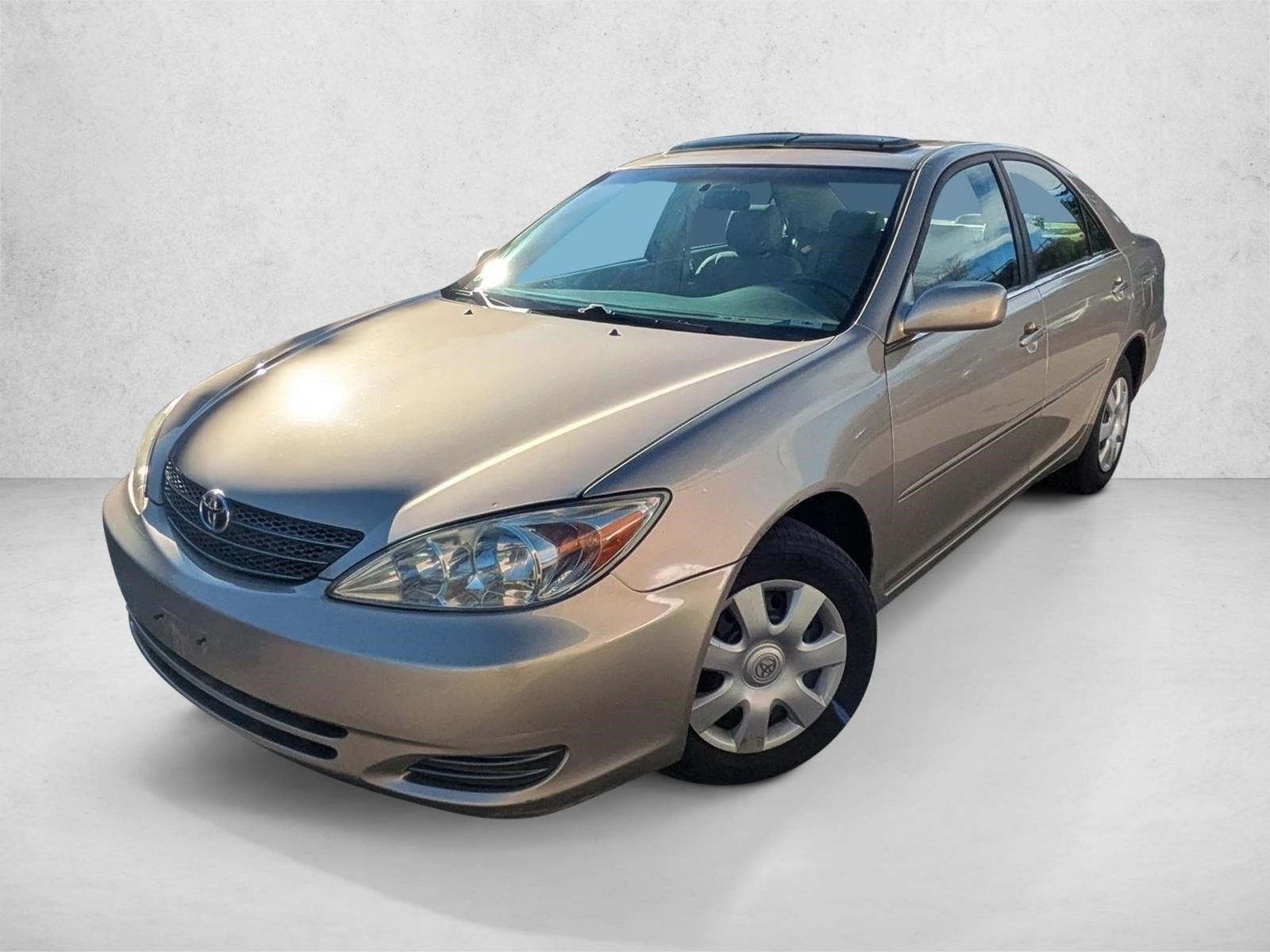 2004 Toyota Camry LE's photo