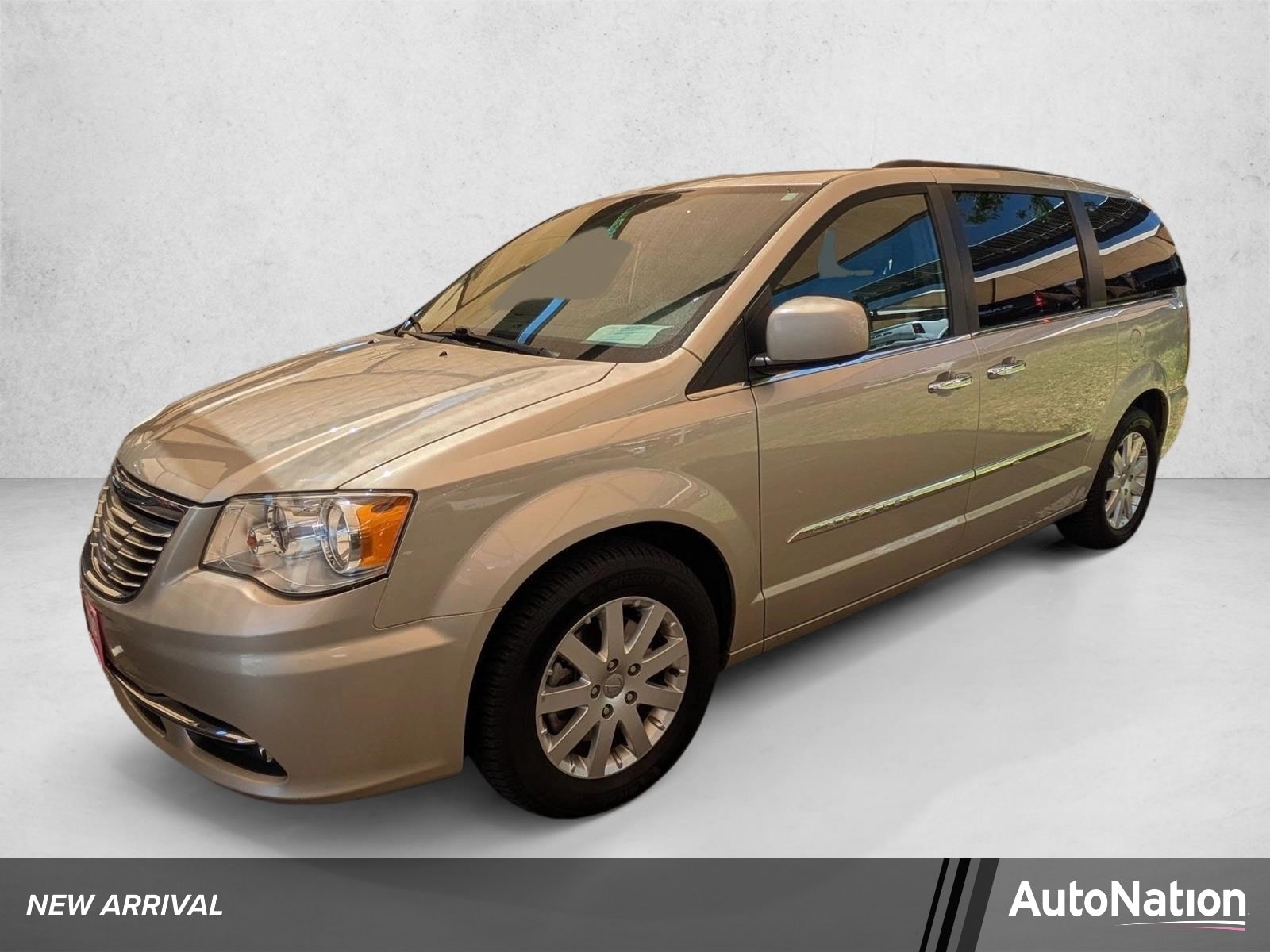 2015 Chrysler Town & Country Touring's photo