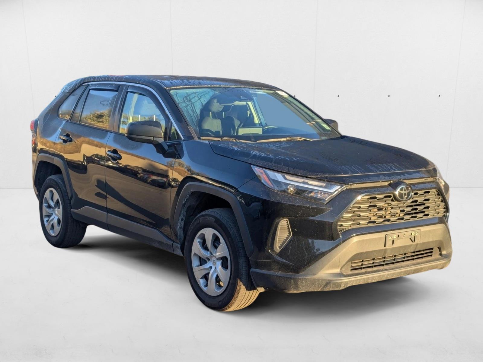 2023 Toyota RAV4 LE photo 2
