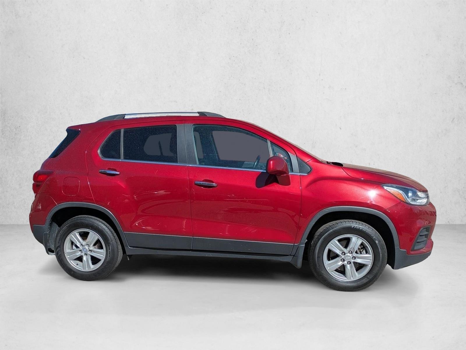 2019 Chevrolet Trax LT photo 2
