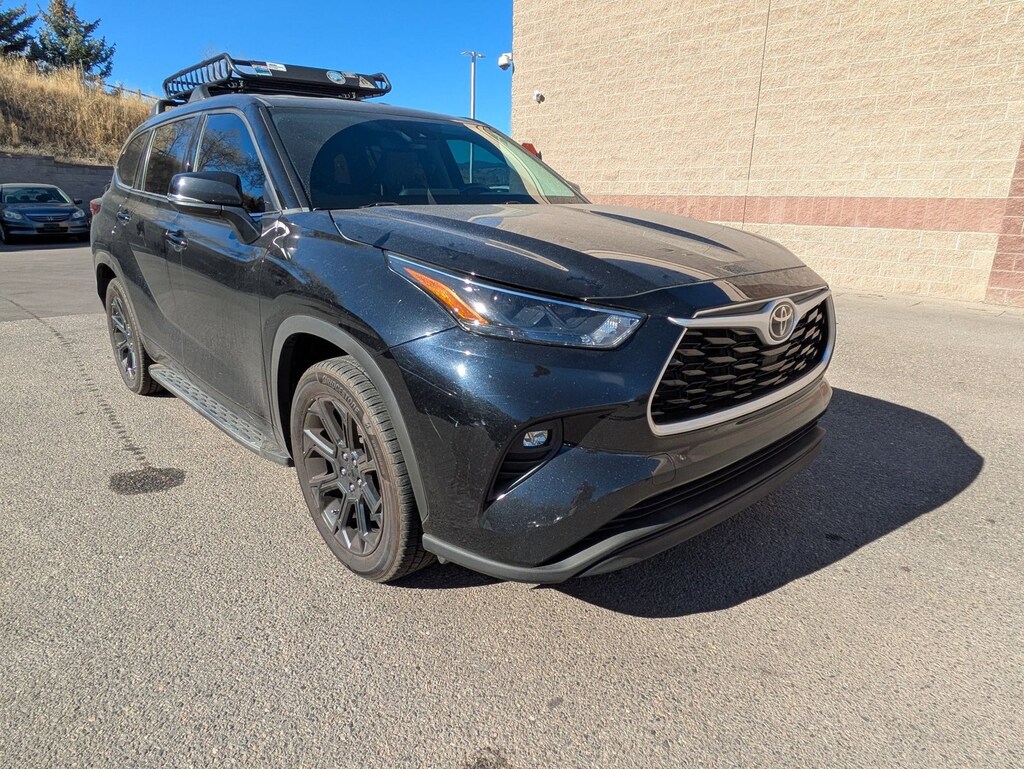 Used 2022 Toyota Highlander LE SUV