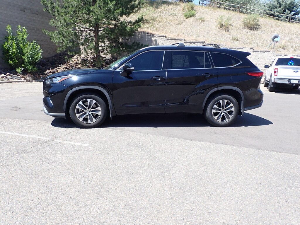 Used 2020 Toyota Highlander XLE SUV