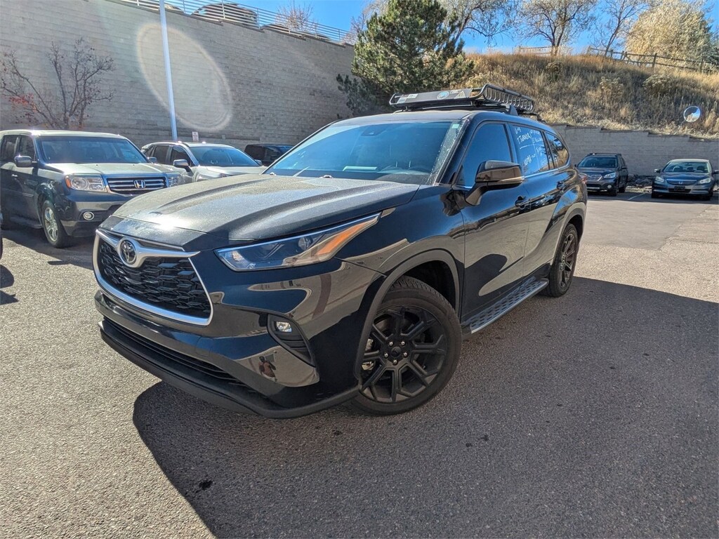 Used 2022 Toyota Highlander LE SUV