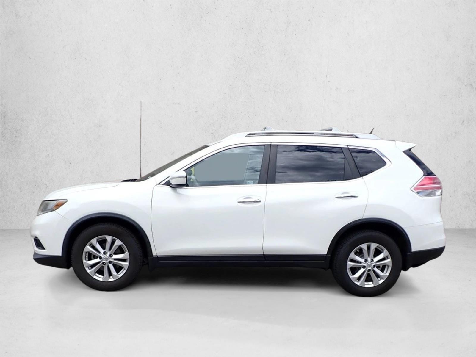Used 2014 Nissan Rogue SV with VIN 5N1AT2MV0EC822960 for sale in Golden, CO