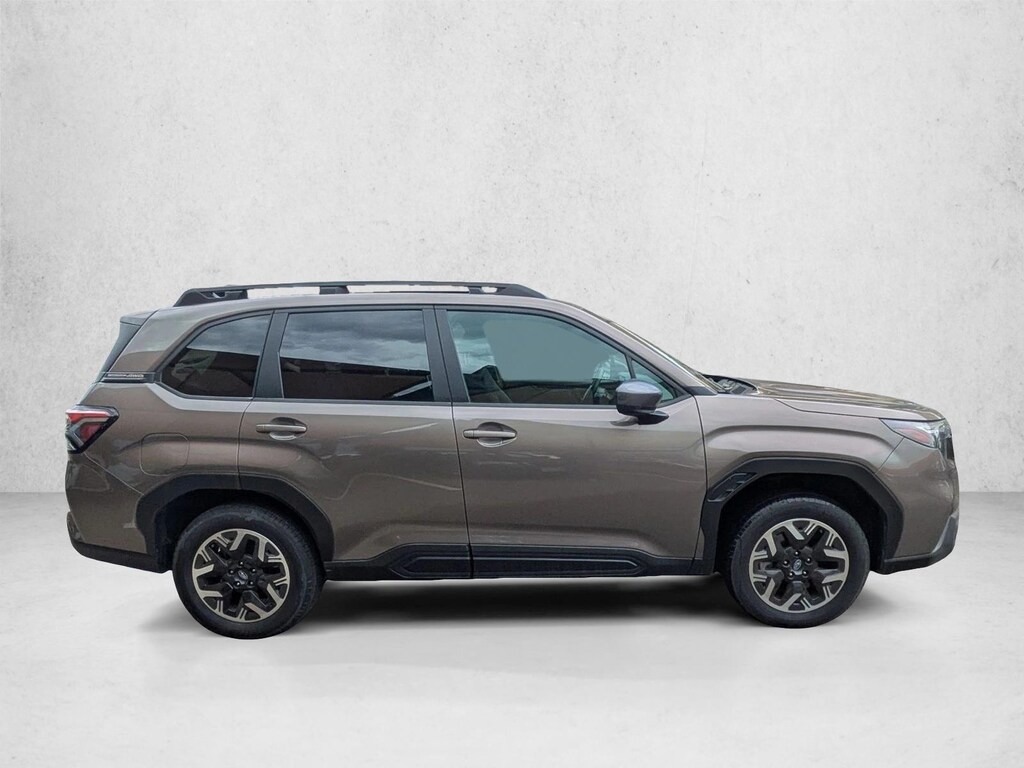 Used 2025 Subaru Forester Premium SUV