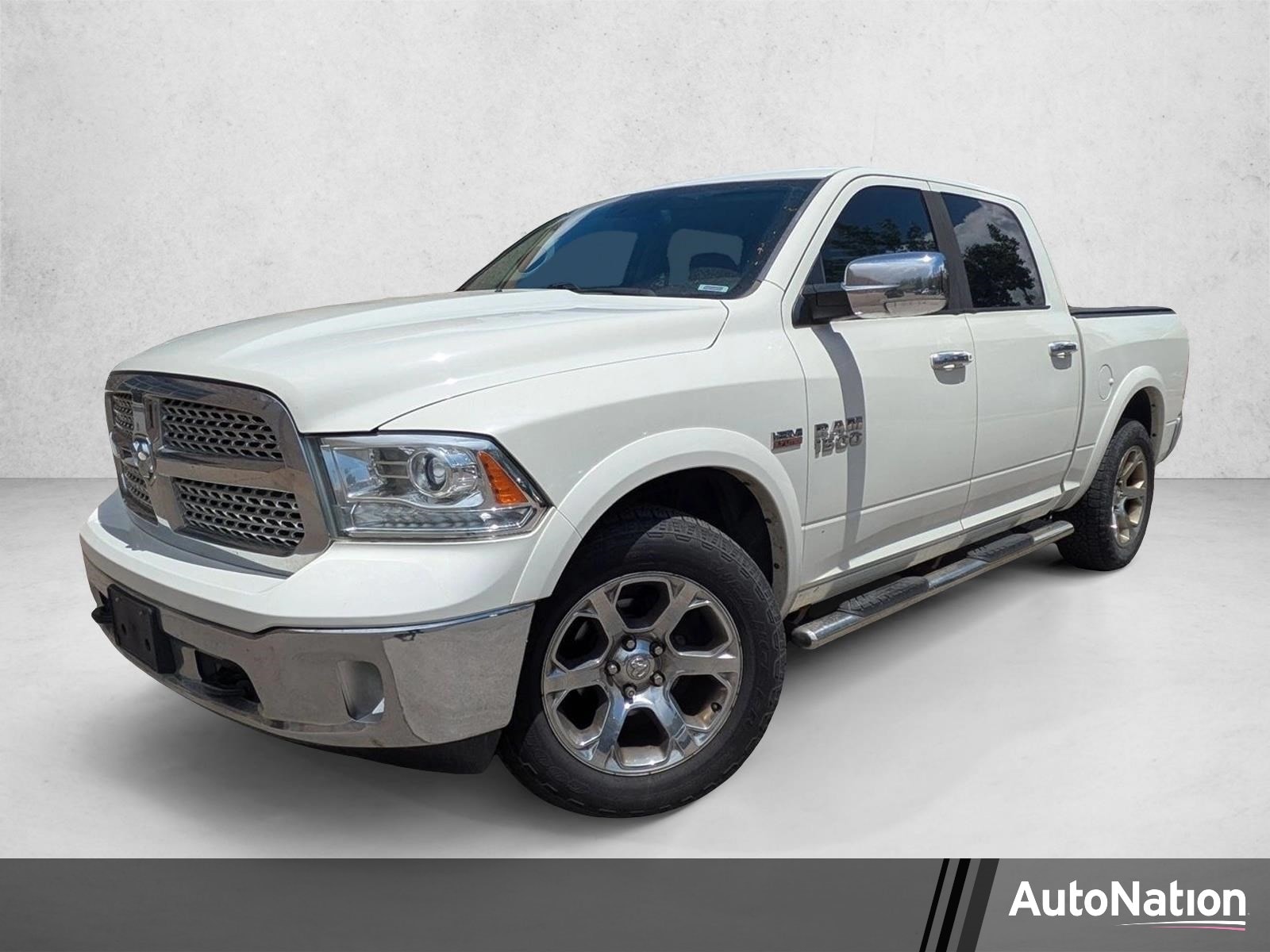 2016 RAM 1500 Laramie 4x4 Crew Cab 5'7's photo