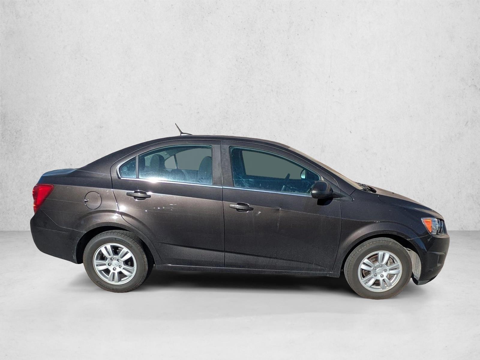 2014 Chevrolet Sonic LT photo 4