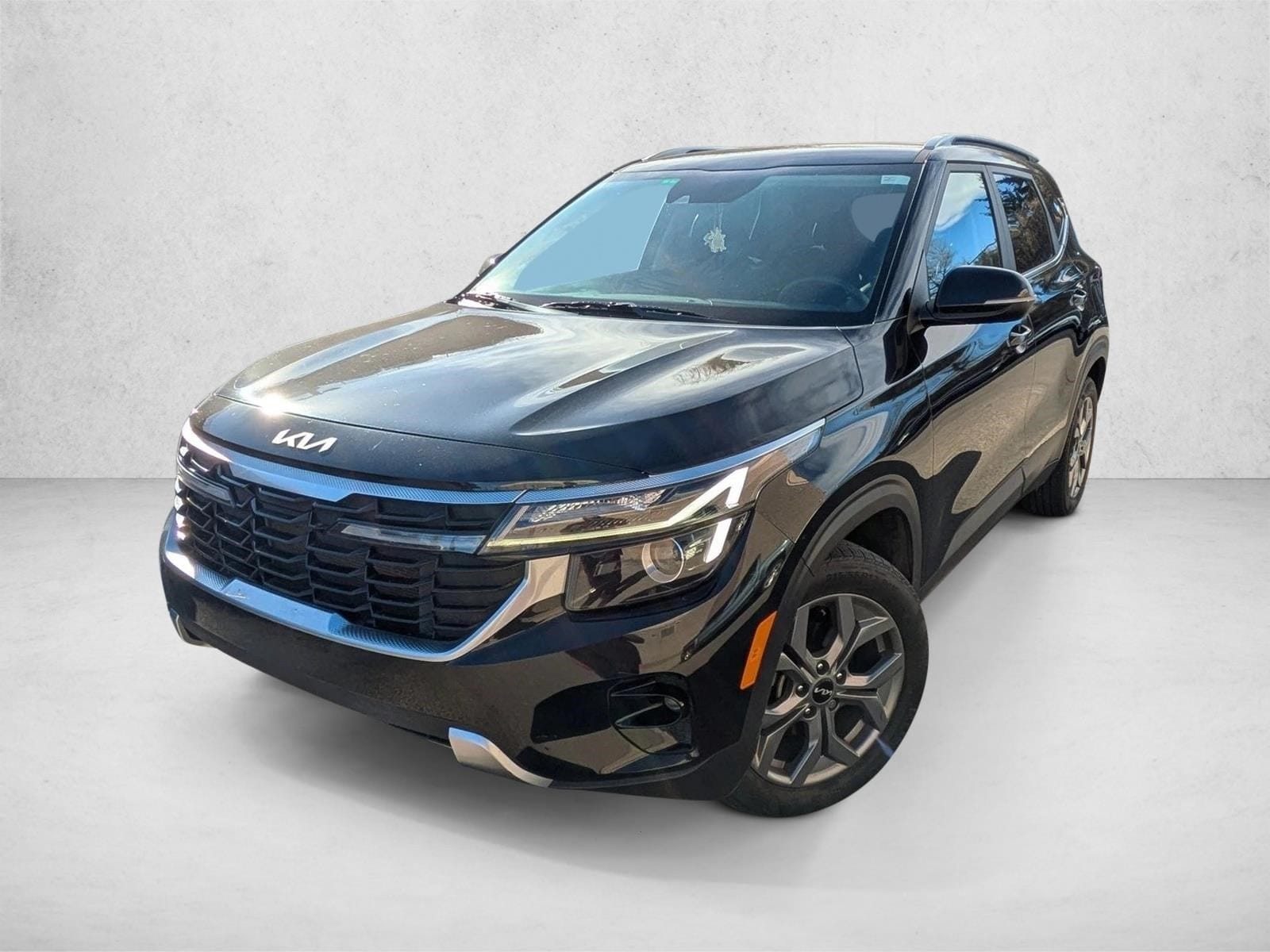 2024 Kia Seltos S's photo