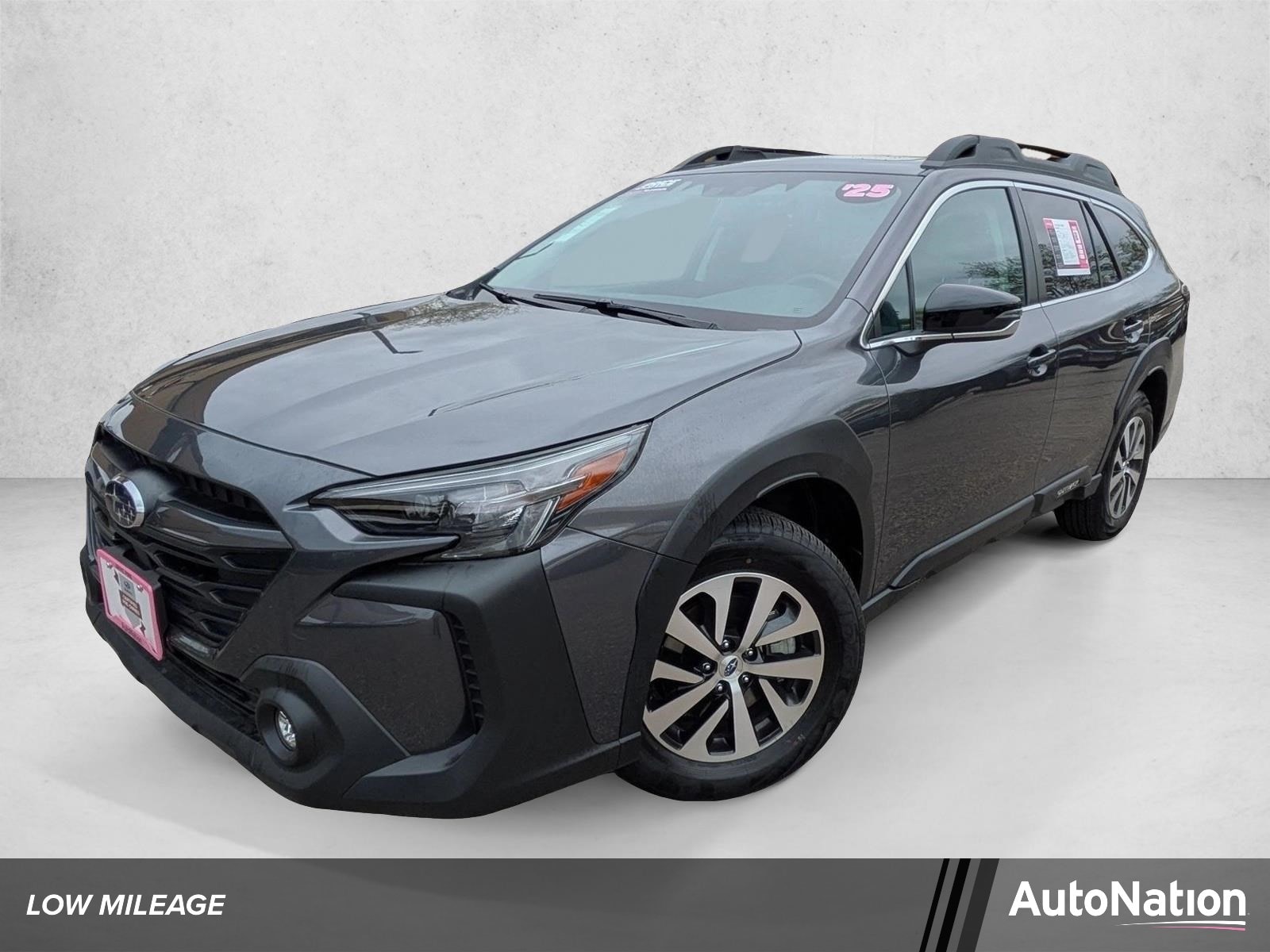 2025 Subaru Outback Premium's photo