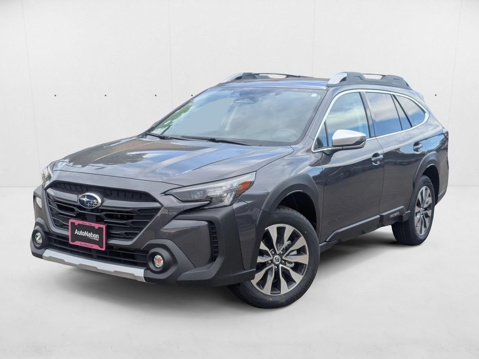 2025 Subaru Outback Touring's photo