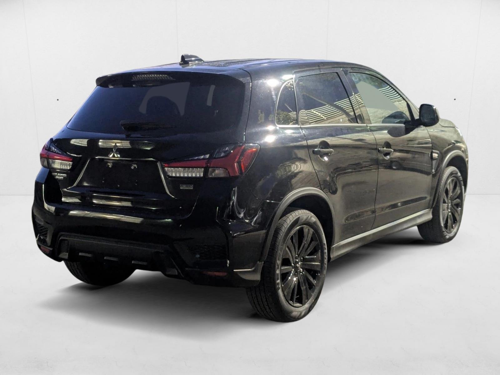 2023 Mitsubishi Outlander Sport ES LE SE photo 2