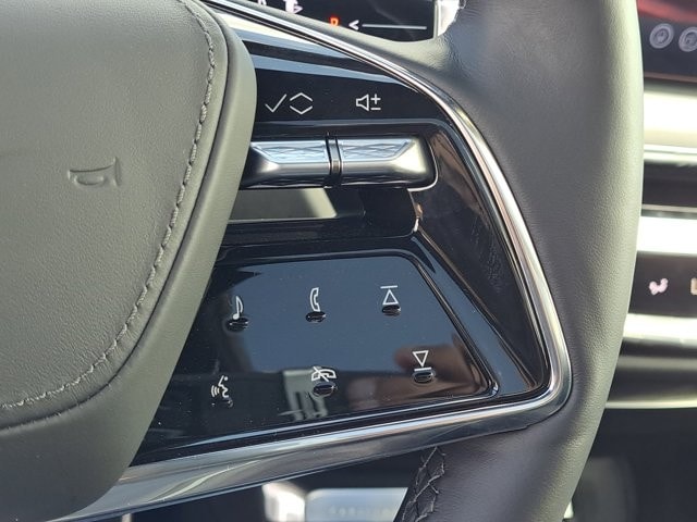 2026 Cadillac LYRIQ V Premium - Photo 13