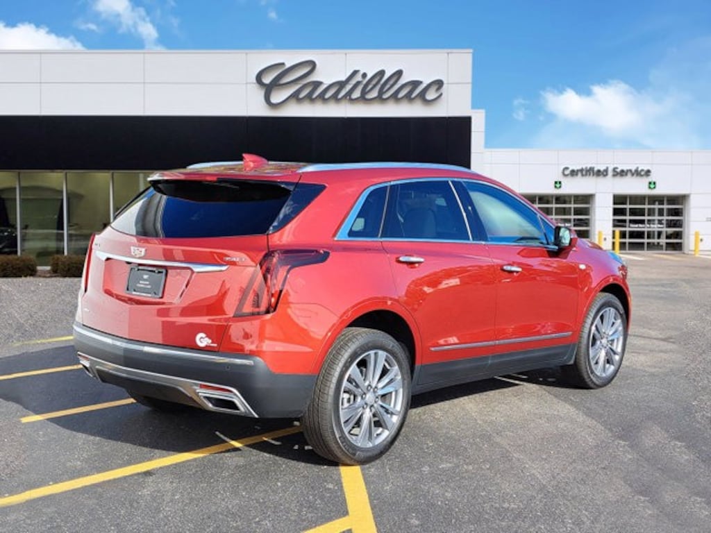 New 2025 CADILLAC XT5 Premium Luxury SUV