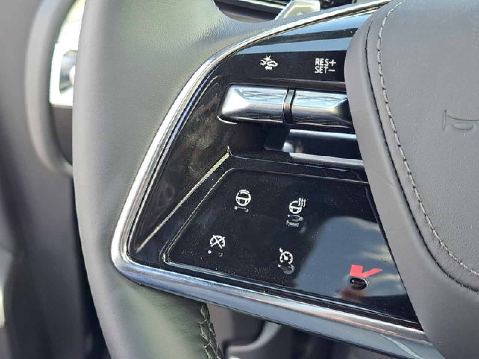 2026 Cadillac LYRIQ V Premium - Photo 43