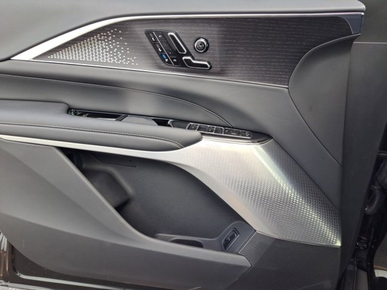 2026 Cadillac LYRIQ V Premium - Photo 51