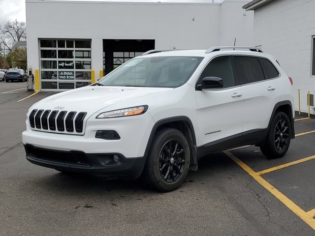 Used 2016 Jeep Cherokee Latitude with VIN 1C4PJMCB9GW106115 for sale in Mount Pleasant, MI