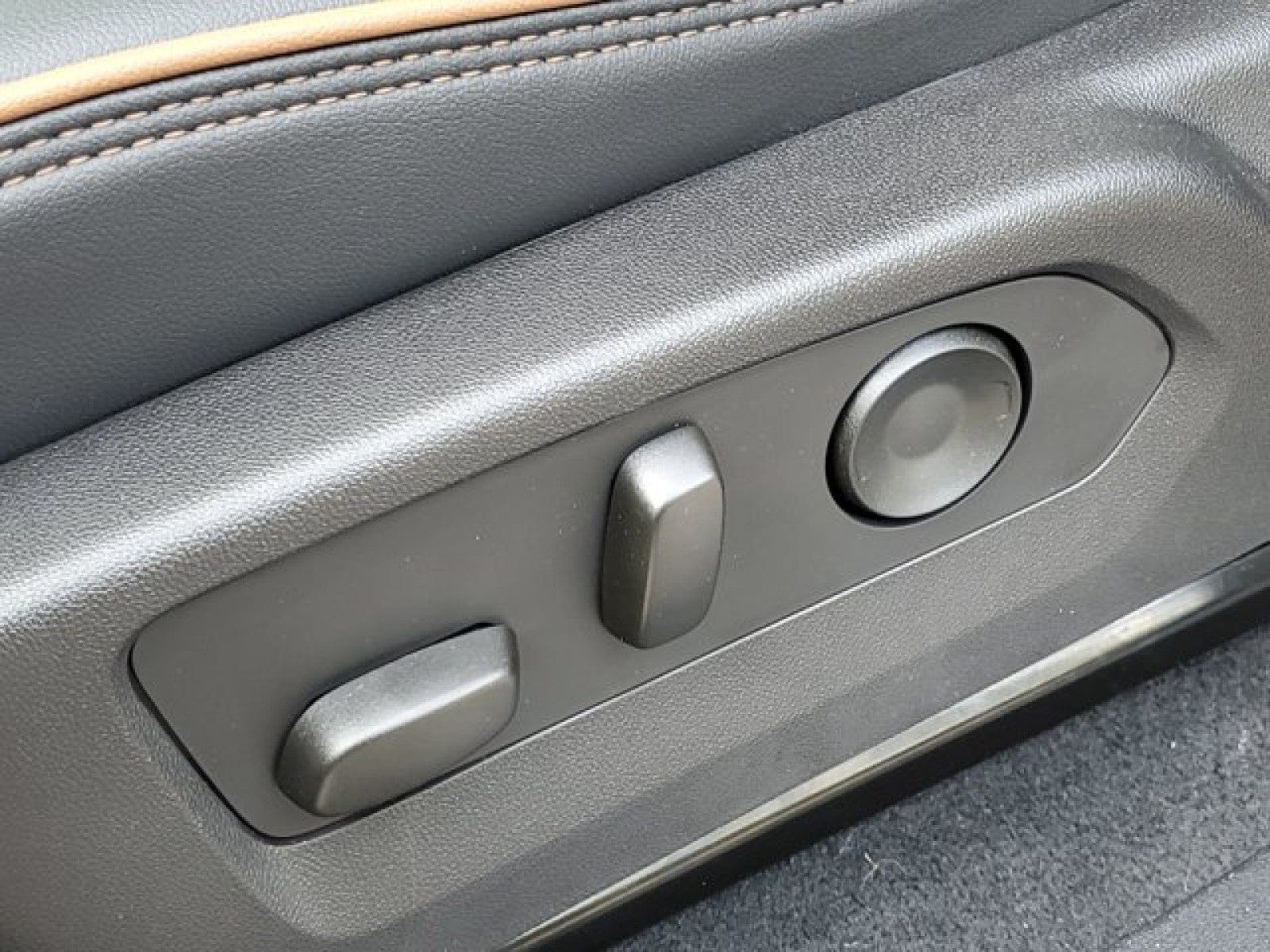2026 GMC Canyon AT4 - Photo 40