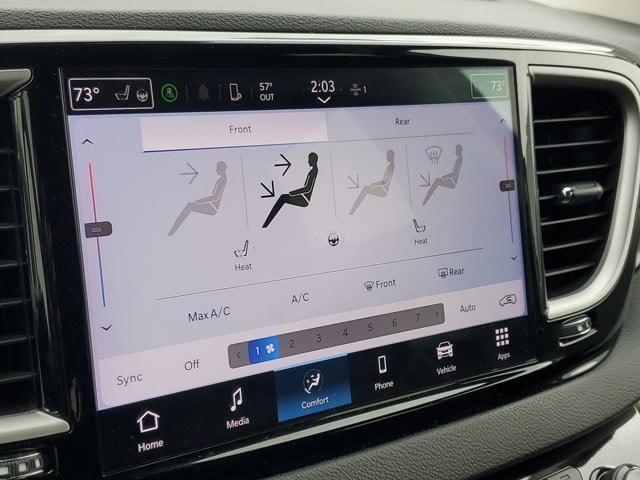 2024 Chrysler Pacifica Touring L - Photo 18
