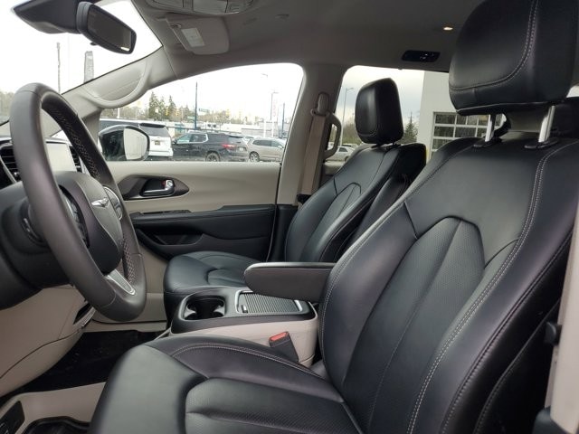 2024 Chrysler Pacifica Touring L - Photo 7